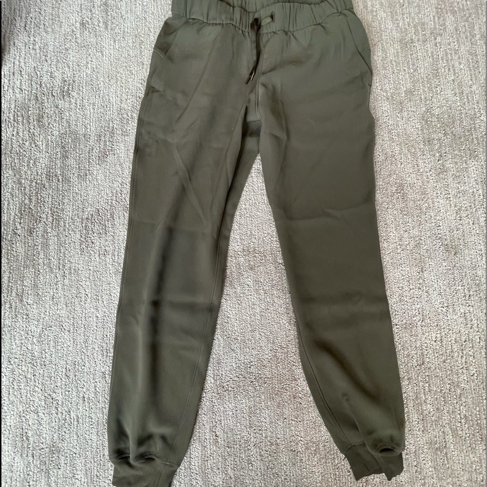 Lululemon Woven On The Fly Jogger Size 8